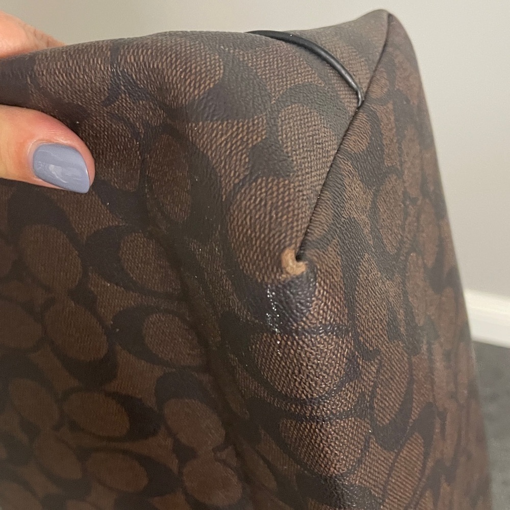 COACH Gallery Tote Handbag Brown/Black Msrp:$350.00 - Picture 4 of 7